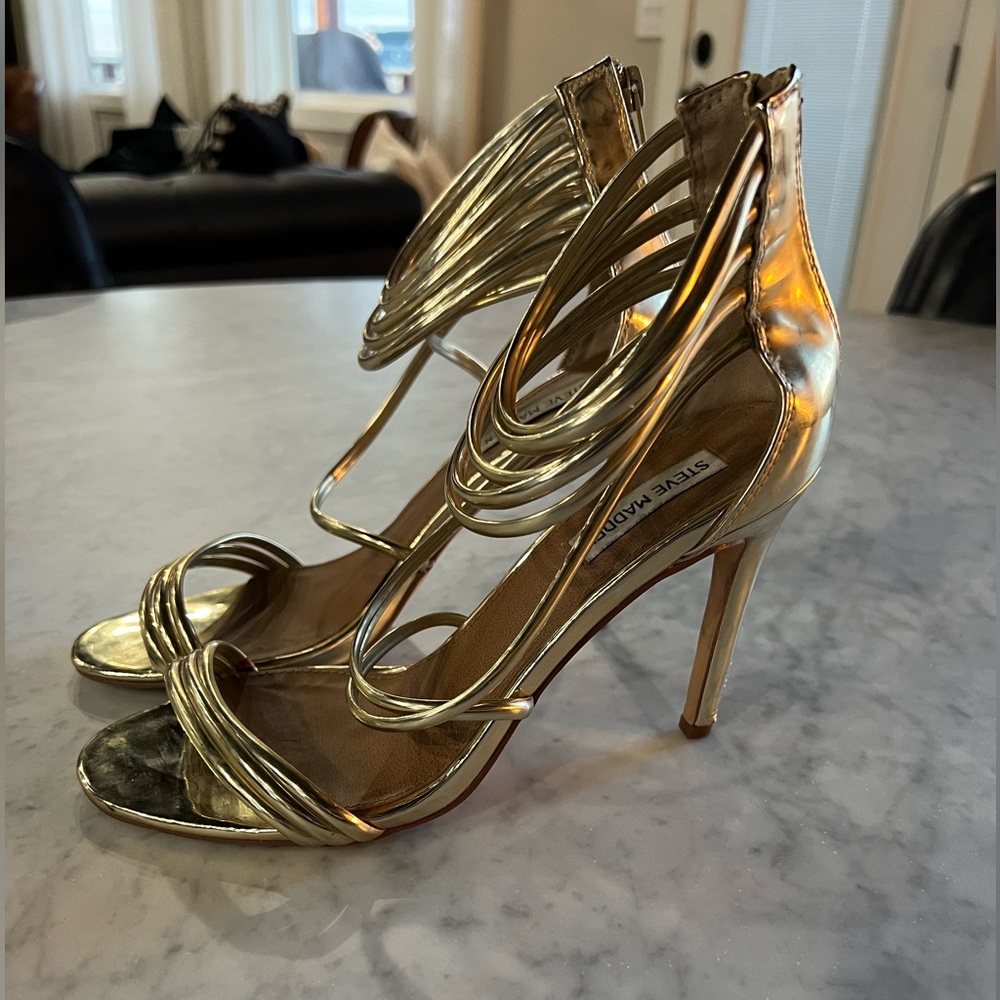 Elegant Gold Women's Heels - Steve Madden Fayja Gold EUC SIZE 9